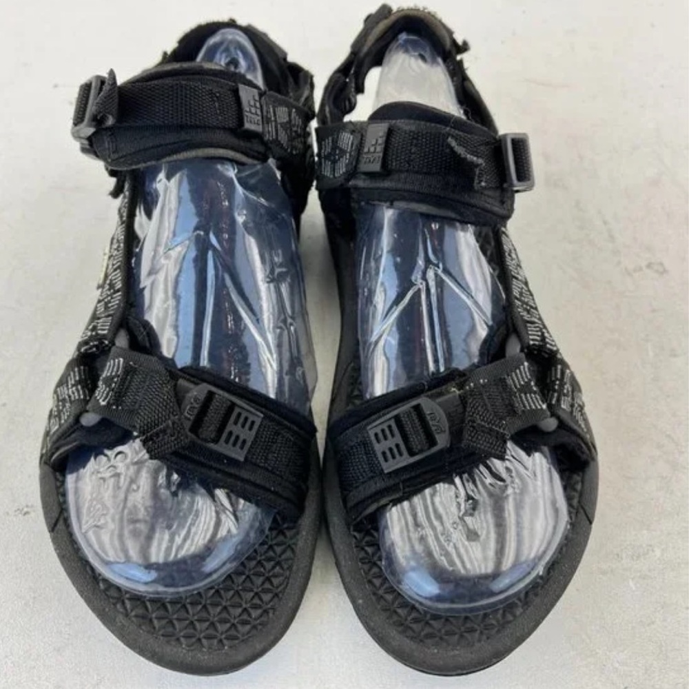 Teva Universal Approach Vintage Sandals w/ Spider Rubber. Style 6825. Black 8